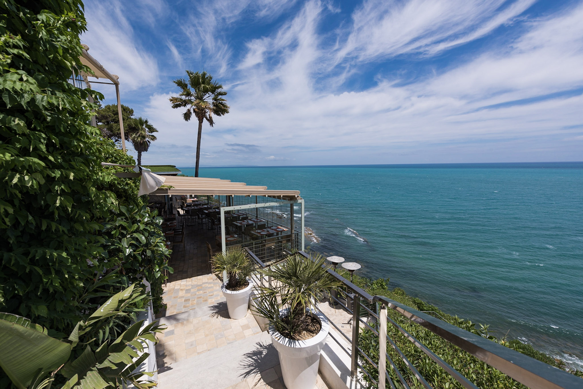 thecliff_bar